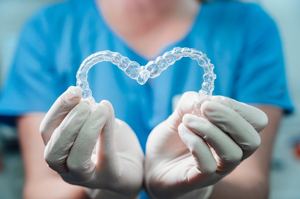 How Does Clear Aligners Teeth Straightening Work?